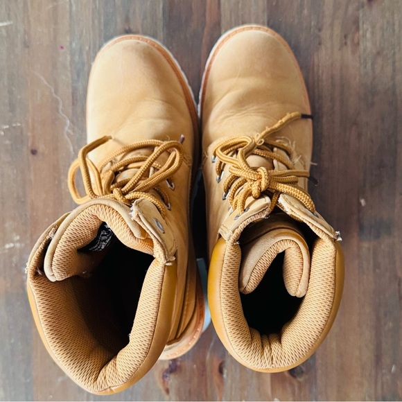 LUGS Clove Women’s Heeled Combat Boots - Picture 3 of 10